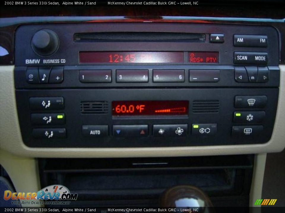 2002 BMW 3 Series 330i Sedan Alpine White / Sand Photo #25
