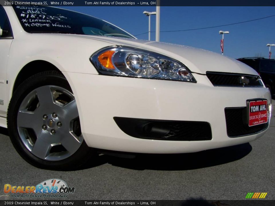 2009 Chevrolet Impala SS White / Ebony Photo #2