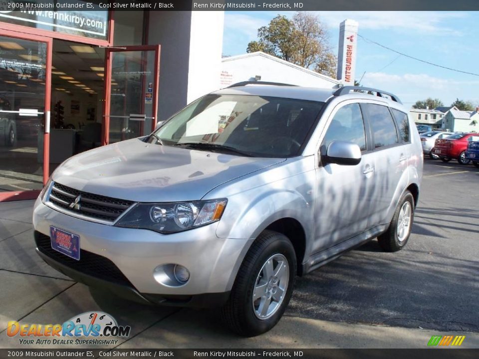 2009 Mitsubishi Outlander ES Cool Silver Metallic / Black Photo #1