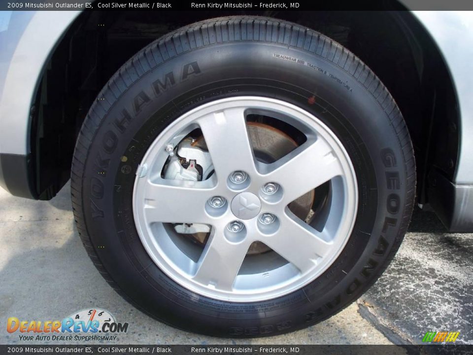 2009 Mitsubishi Outlander ES Cool Silver Metallic / Black Photo #2
