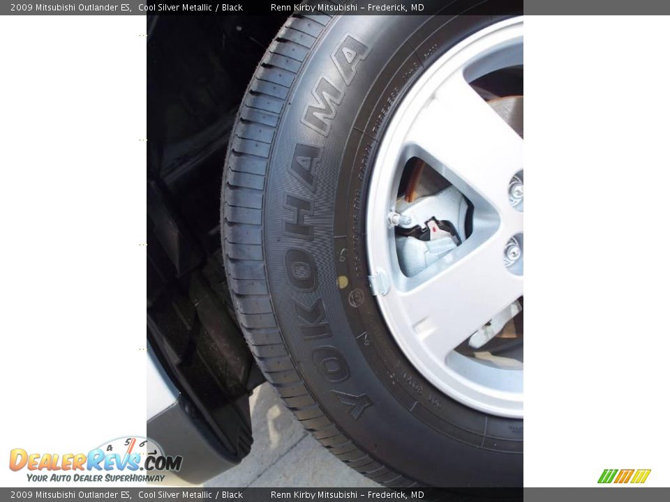 2009 Mitsubishi Outlander ES Cool Silver Metallic / Black Photo #3