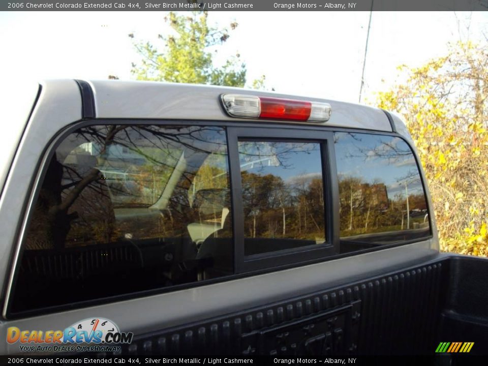 2006 Chevrolet Colorado Extended Cab 4x4 Silver Birch Metallic / Light Cashmere Photo #13