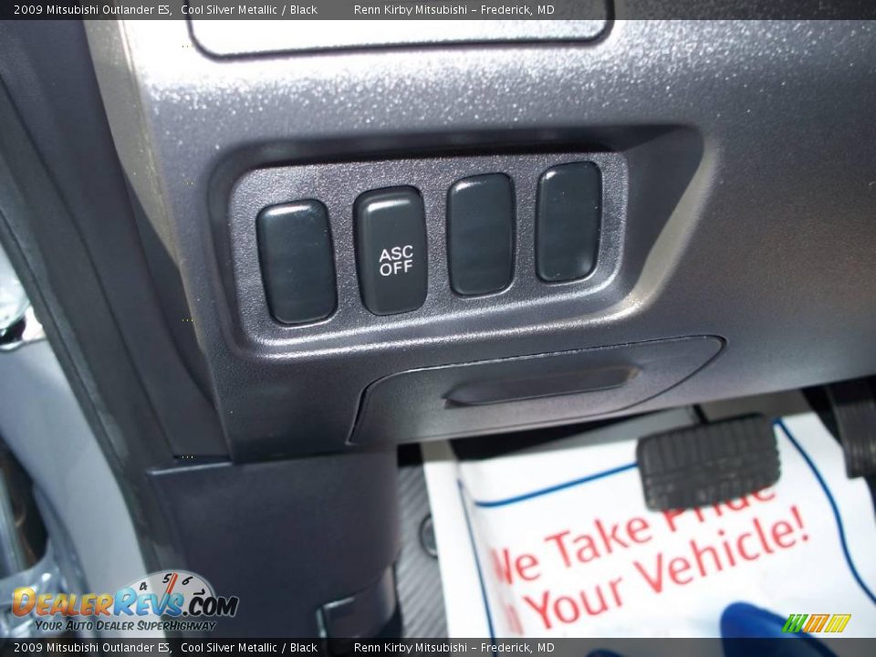 2009 Mitsubishi Outlander ES Cool Silver Metallic / Black Photo #7