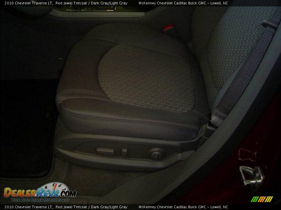 2010 Chevrolet Traverse LT Red Jewel Tintcoat / Dark Gray/Light Gray Photo #7
