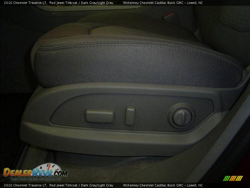2010 Chevrolet Traverse LT Red Jewel Tintcoat / Dark Gray/Light Gray Photo #8