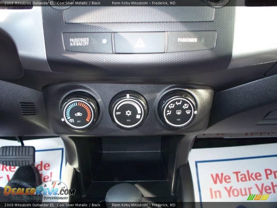 2009 Mitsubishi Outlander ES Cool Silver Metallic / Black Photo #13