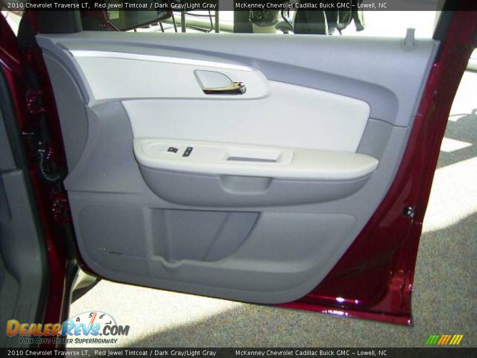 2010 Chevrolet Traverse LT Red Jewel Tintcoat / Dark Gray/Light Gray Photo #15