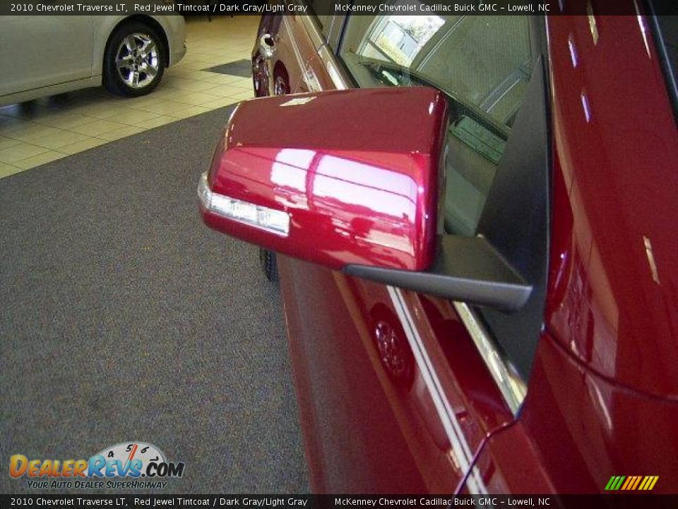 2010 Chevrolet Traverse LT Red Jewel Tintcoat / Dark Gray/Light Gray Photo #17