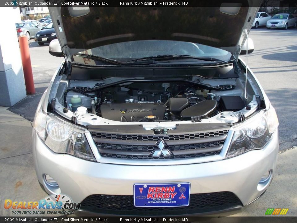 2009 Mitsubishi Outlander ES Cool Silver Metallic / Black Photo #24
