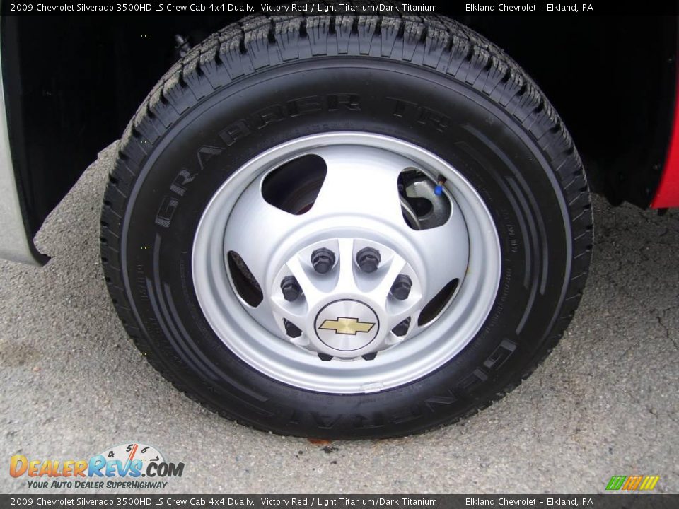 2009 Chevrolet Silverado 3500HD LS Crew Cab 4x4 Dually Victory Red / Light Titanium/Dark Titanium Photo #10