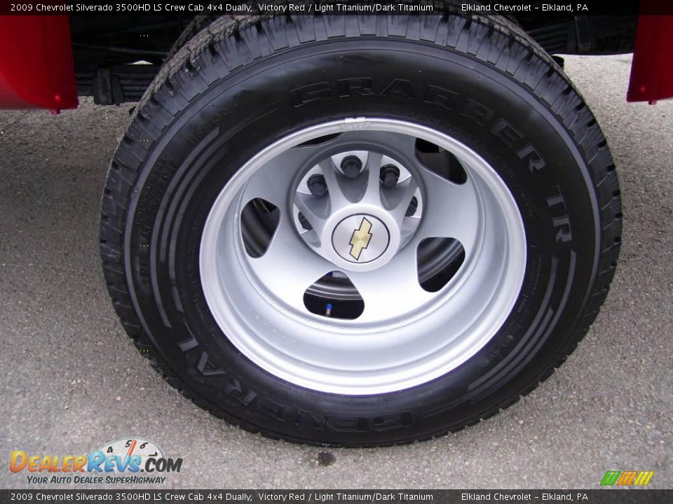 2009 Chevrolet Silverado 3500HD LS Crew Cab 4x4 Dually Victory Red / Light Titanium/Dark Titanium Photo #11
