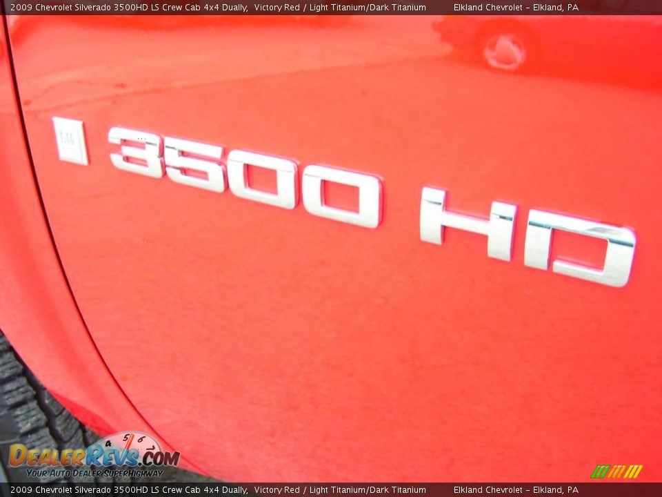 2009 Chevrolet Silverado 3500HD LS Crew Cab 4x4 Dually Victory Red / Light Titanium/Dark Titanium Photo #13