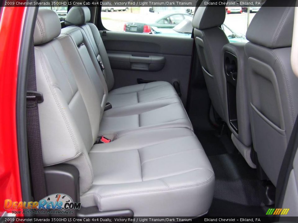 2009 Chevrolet Silverado 3500HD LS Crew Cab 4x4 Dually Victory Red / Light Titanium/Dark Titanium Photo #22