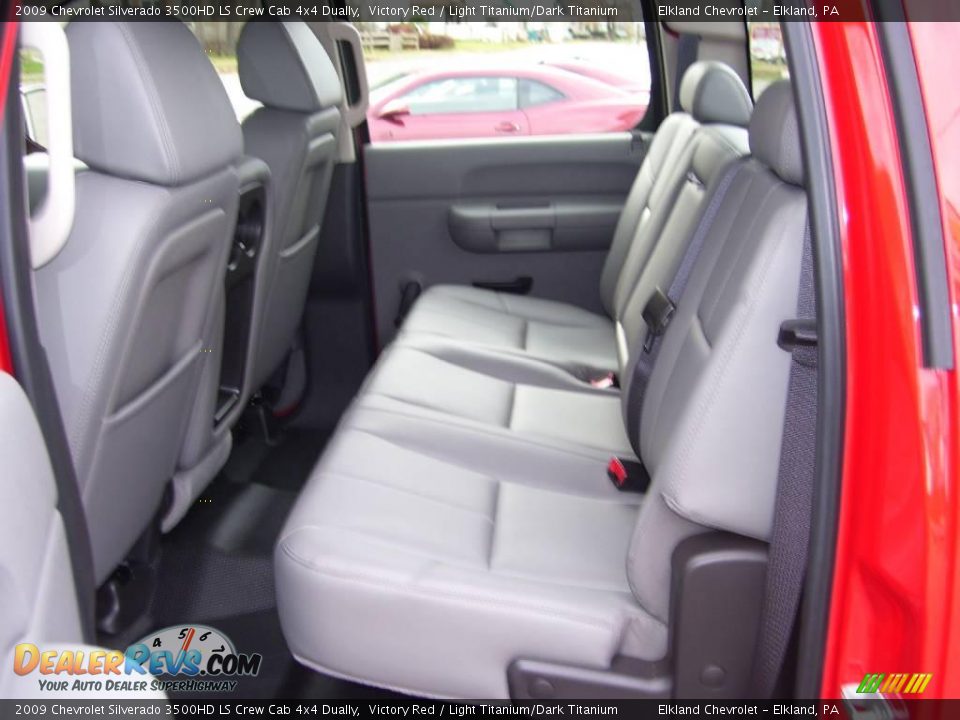 2009 Chevrolet Silverado 3500HD LS Crew Cab 4x4 Dually Victory Red / Light Titanium/Dark Titanium Photo #25