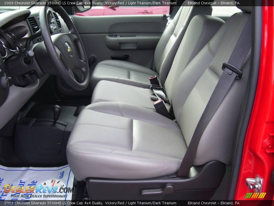 2009 Chevrolet Silverado 3500HD LS Crew Cab 4x4 Dually Victory Red / Light Titanium/Dark Titanium Photo #30