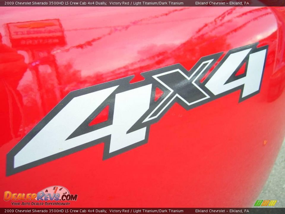 2009 Chevrolet Silverado 3500HD LS Crew Cab 4x4 Dually Victory Red / Light Titanium/Dark Titanium Photo #32