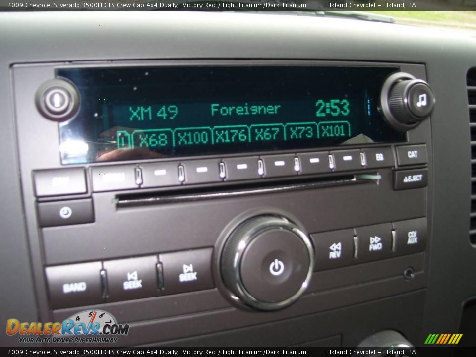2009 Chevrolet Silverado 3500HD LS Crew Cab 4x4 Dually Victory Red / Light Titanium/Dark Titanium Photo #35