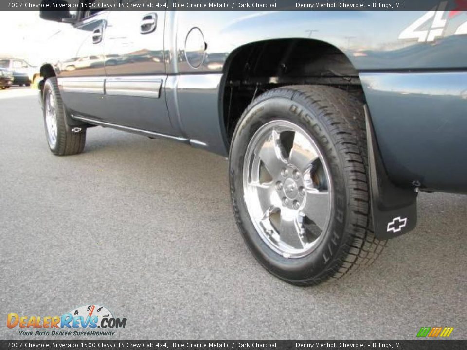 2007 Chevrolet Silverado 1500 Classic LS Crew Cab 4x4 Blue Granite Metallic / Dark Charcoal Photo #7
