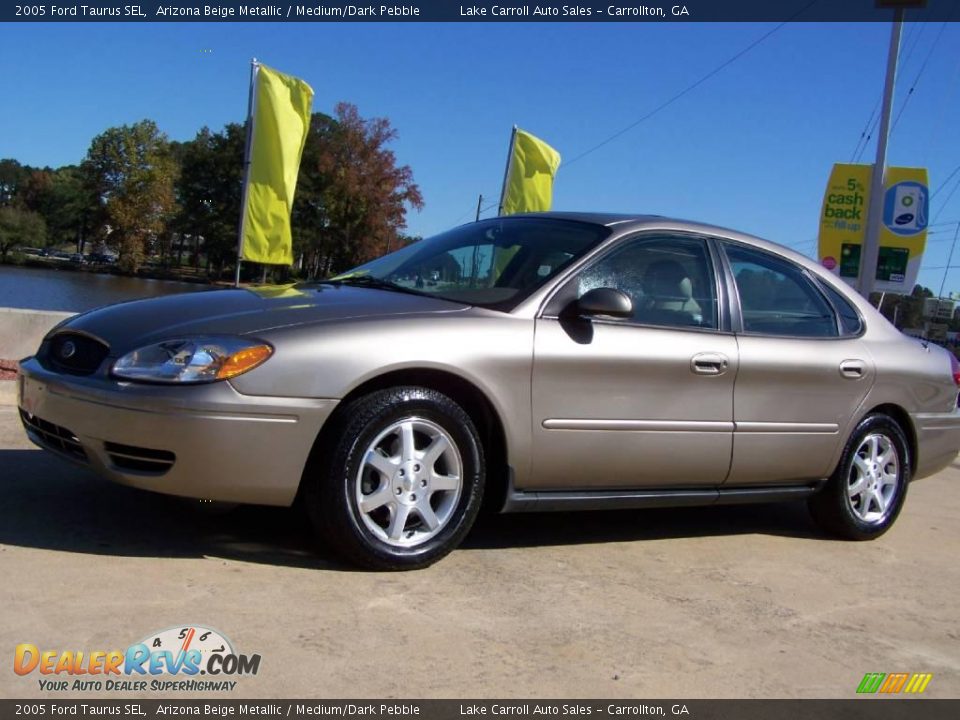2005 Ford Taurus SEL Arizona Beige Metallic / Medium/Dark Pebble Photo #2