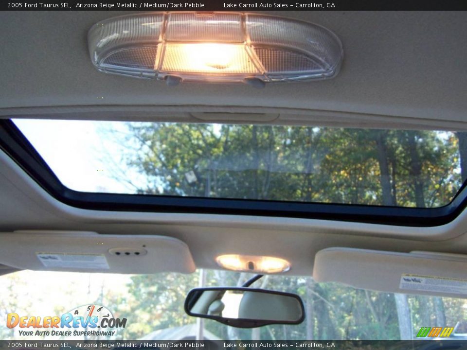 2005 Ford Taurus SEL Arizona Beige Metallic / Medium/Dark Pebble Photo #16