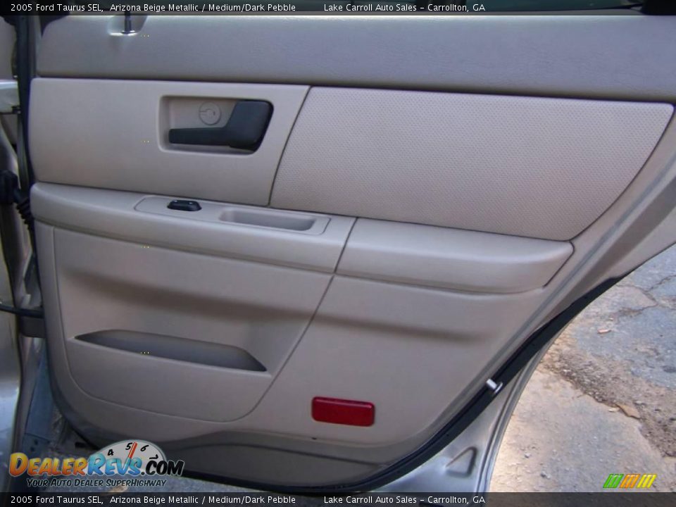 2005 Ford Taurus SEL Arizona Beige Metallic / Medium/Dark Pebble Photo #26