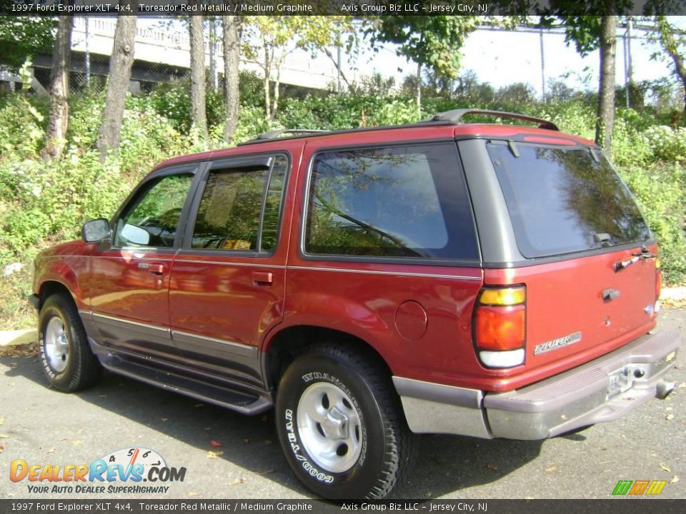 1997 Ford Explorer XLT 4x4 Toreador Red Metallic / Medium Graphite Photo #2