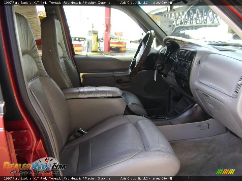 1997 Ford Explorer XLT 4x4 Toreador Red Metallic / Medium Graphite Photo #11