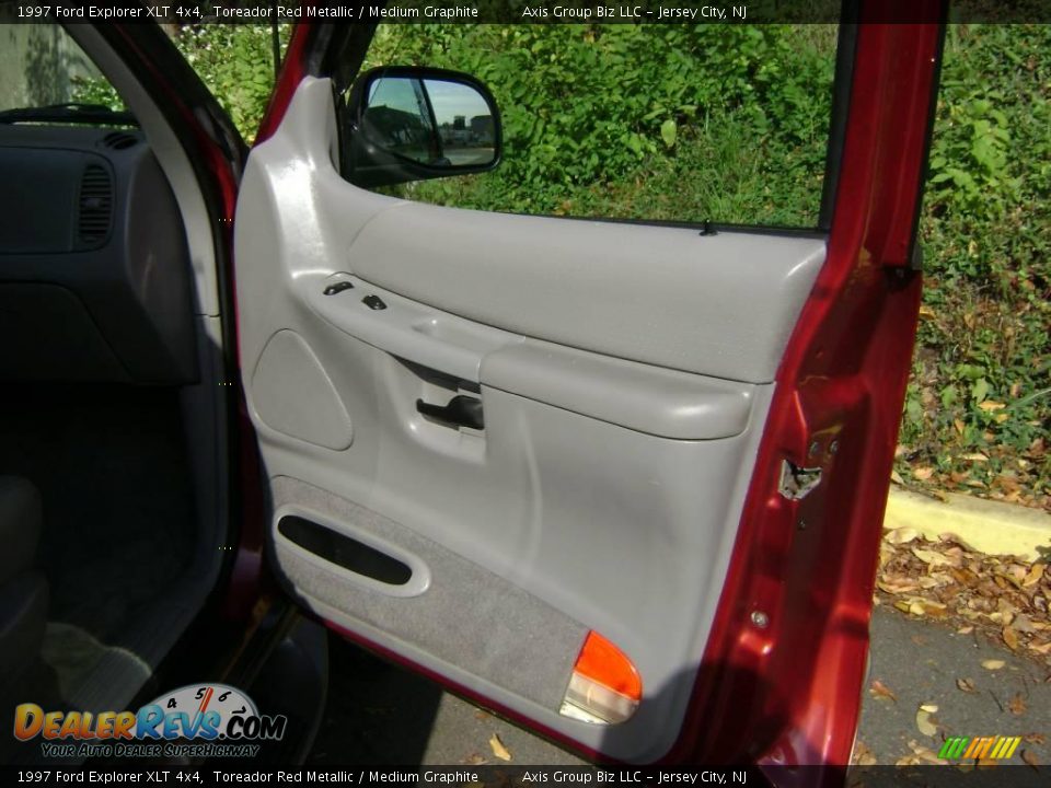1997 Ford Explorer XLT 4x4 Toreador Red Metallic / Medium Graphite Photo #13