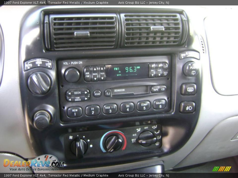 1997 Ford Explorer XLT 4x4 Toreador Red Metallic / Medium Graphite Photo #17