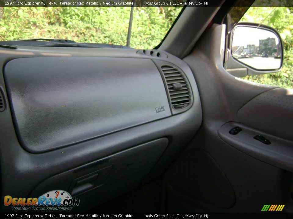 1997 Ford Explorer XLT 4x4 Toreador Red Metallic / Medium Graphite Photo #18