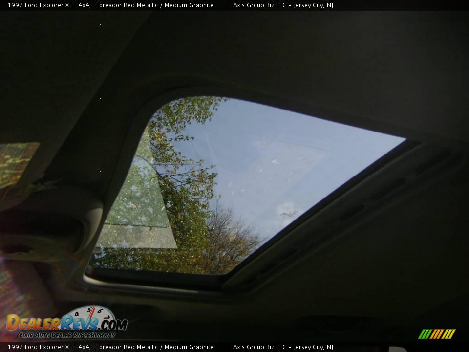1997 Ford Explorer XLT 4x4 Toreador Red Metallic / Medium Graphite Photo #20