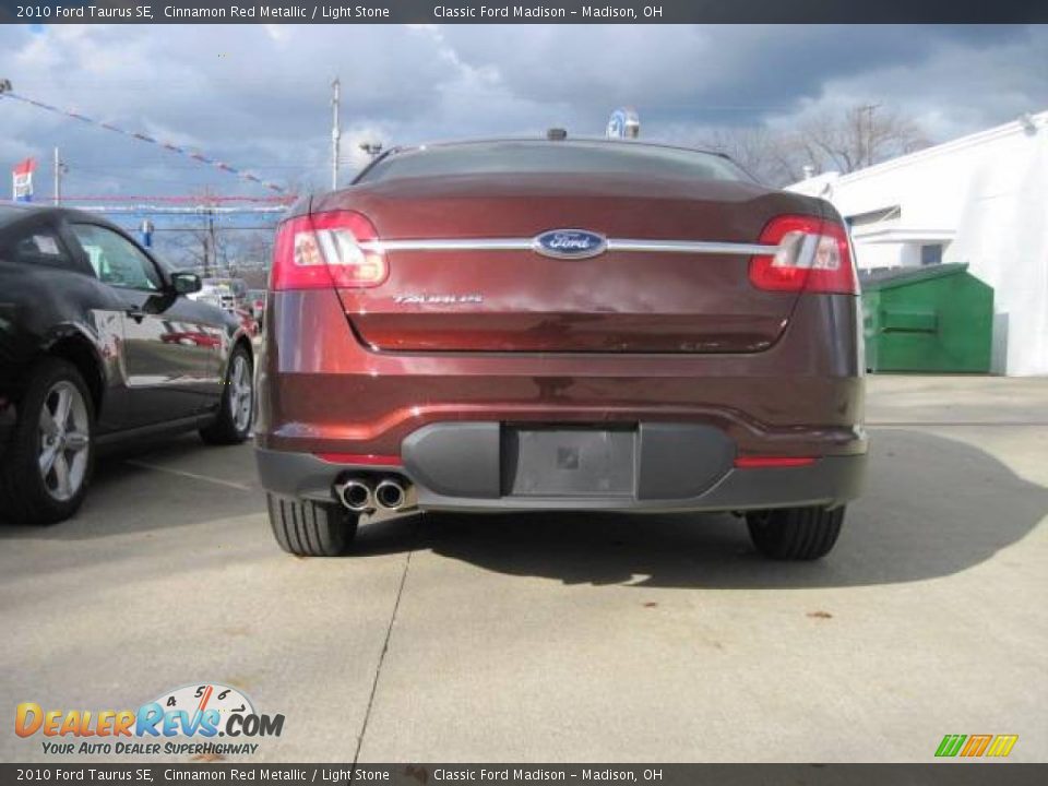 2010 Ford Taurus SE Cinnamon Red Metallic / Light Stone Photo #5