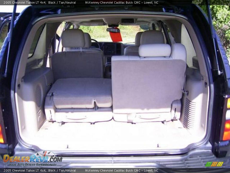 2005 Chevrolet Tahoe LT 4x4 Black / Tan/Neutral Photo #12