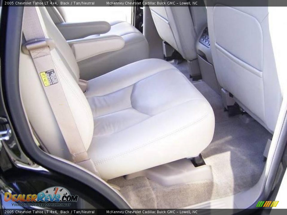 2005 Chevrolet Tahoe LT 4x4 Black / Tan/Neutral Photo #13