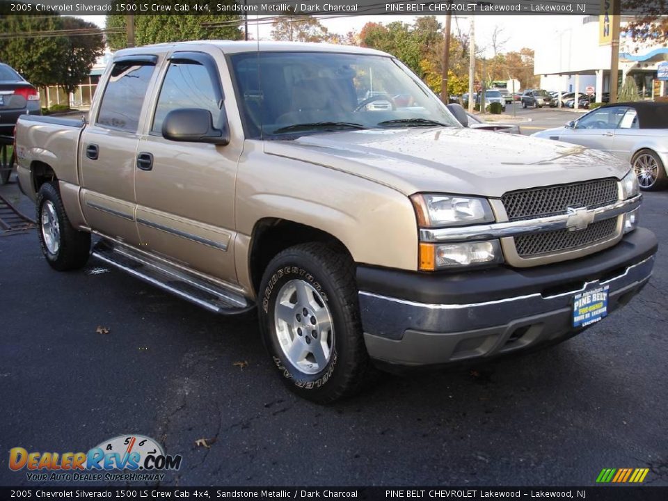 2005 Chevrolet Silverado 1500 LS Crew Cab 4x4 Sandstone Metallic / Dark Charcoal Photo #2