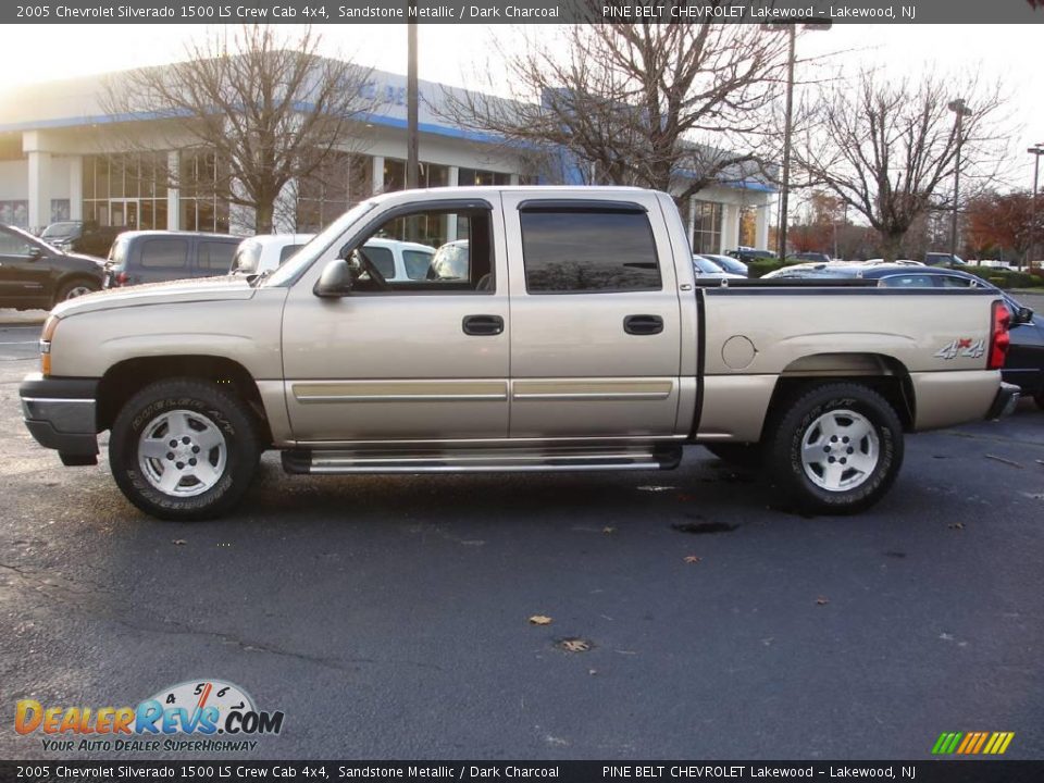 2005 Chevrolet Silverado 1500 LS Crew Cab 4x4 Sandstone Metallic / Dark Charcoal Photo #5