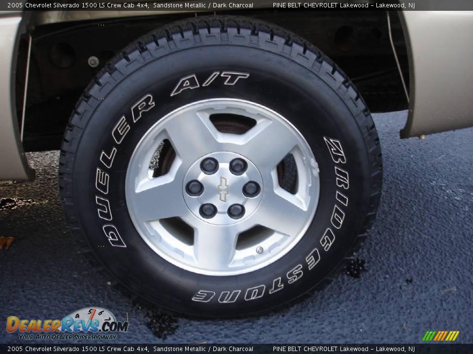 2005 Chevrolet Silverado 1500 LS Crew Cab 4x4 Sandstone Metallic / Dark Charcoal Photo #6