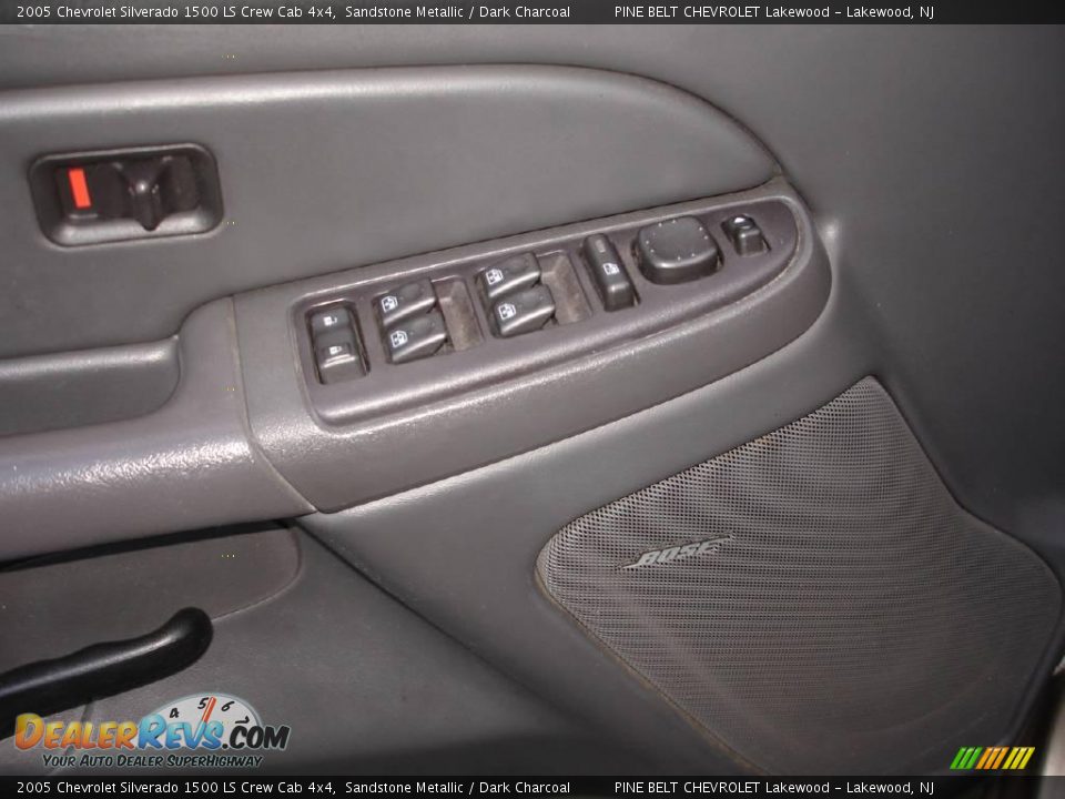 2005 Chevrolet Silverado 1500 LS Crew Cab 4x4 Sandstone Metallic / Dark Charcoal Photo #7