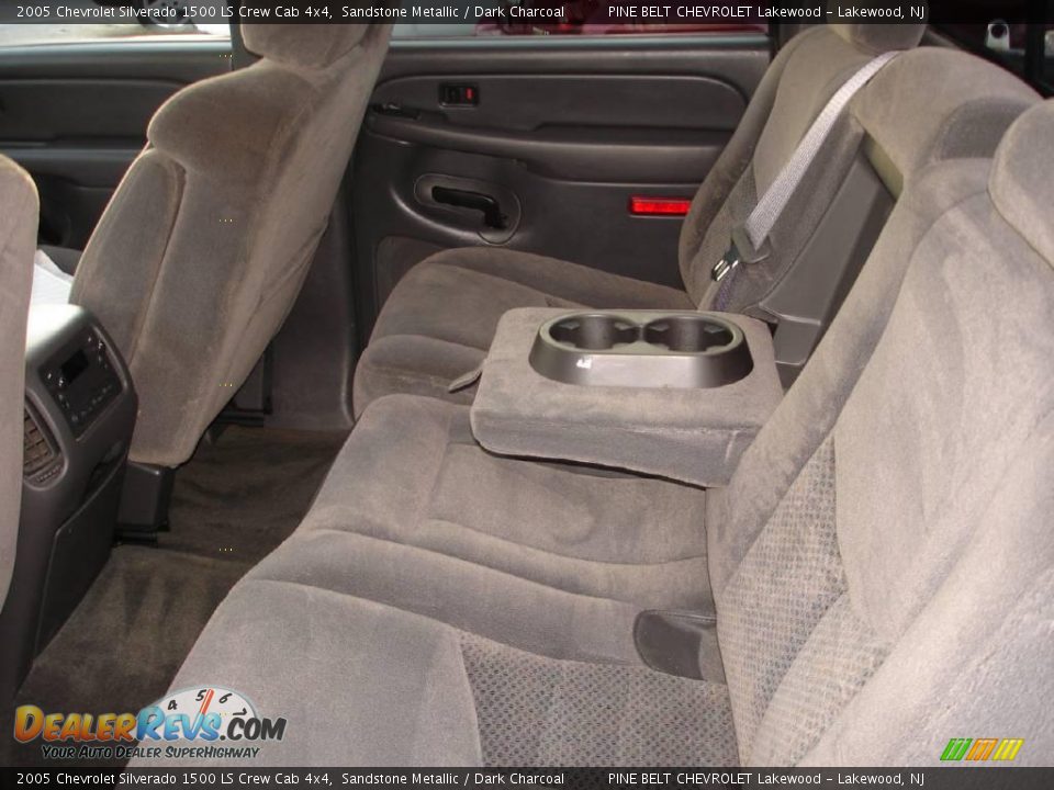 2005 Chevrolet Silverado 1500 LS Crew Cab 4x4 Sandstone Metallic / Dark Charcoal Photo #10