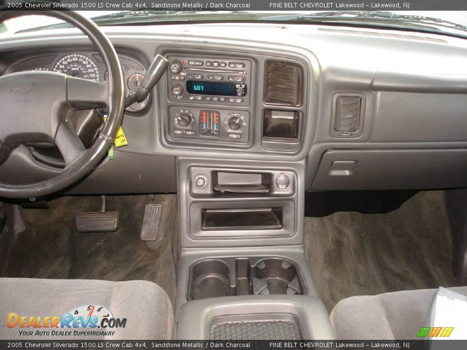 2005 Chevrolet Silverado 1500 LS Crew Cab 4x4 Sandstone Metallic / Dark Charcoal Photo #11