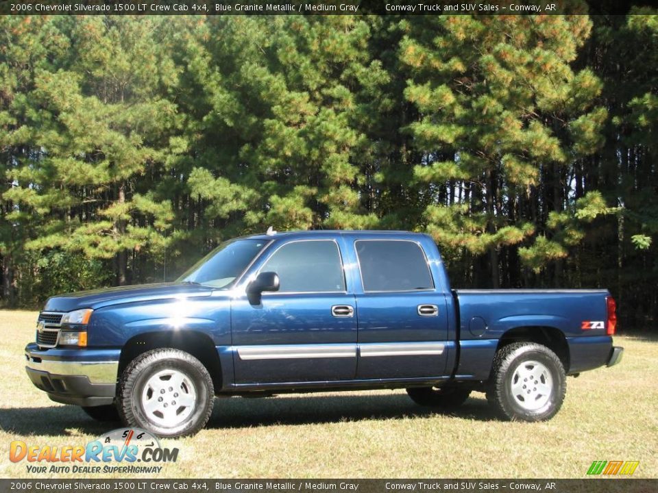 2006 Chevrolet Silverado 1500 LT Crew Cab 4x4 Blue Granite Metallic / Medium Gray Photo #1