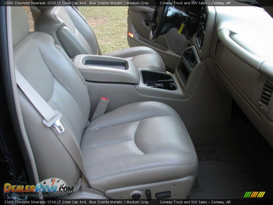 2006 Chevrolet Silverado 1500 LT Crew Cab 4x4 Blue Granite Metallic / Medium Gray Photo #13