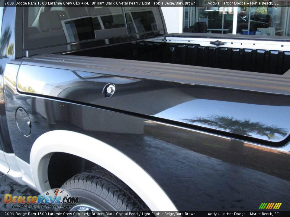 2009 Dodge Ram 1500 Laramie Crew Cab 4x4 Brilliant Black Crystal Pearl / Light Pebble Beige/Bark Brown Photo #7