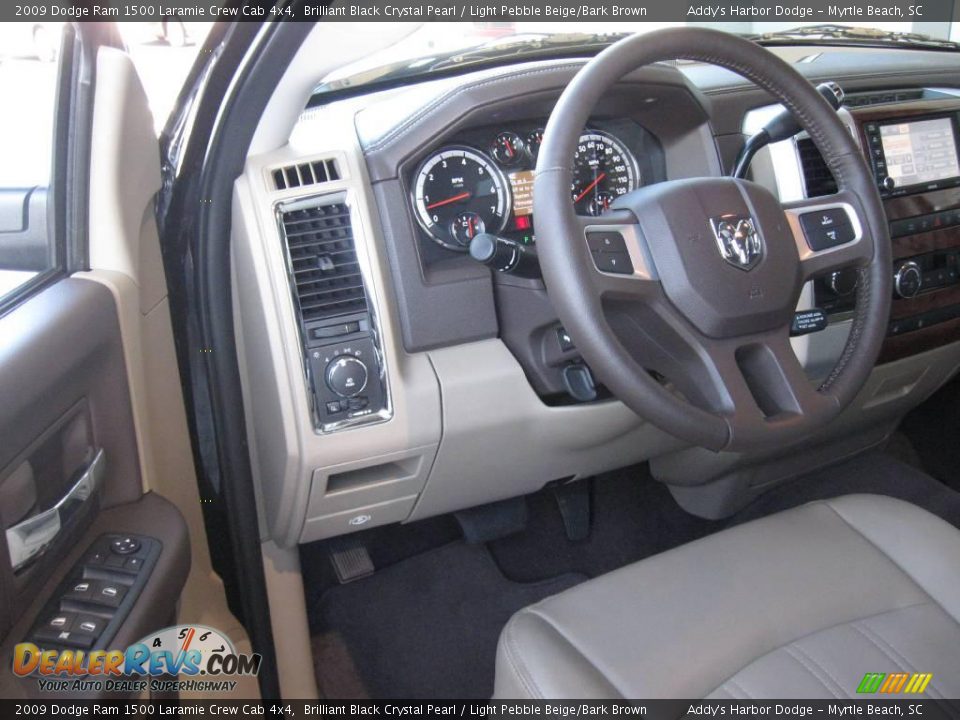 2009 Dodge Ram 1500 Laramie Crew Cab 4x4 Brilliant Black Crystal Pearl / Light Pebble Beige/Bark Brown Photo #10