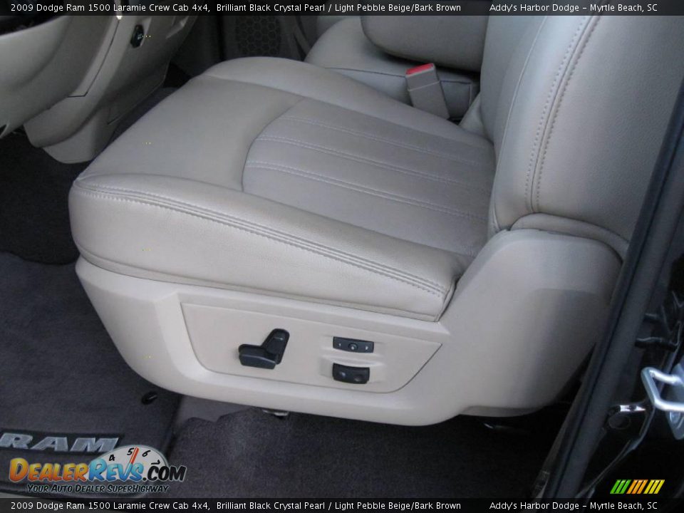 2009 Dodge Ram 1500 Laramie Crew Cab 4x4 Brilliant Black Crystal Pearl / Light Pebble Beige/Bark Brown Photo #12