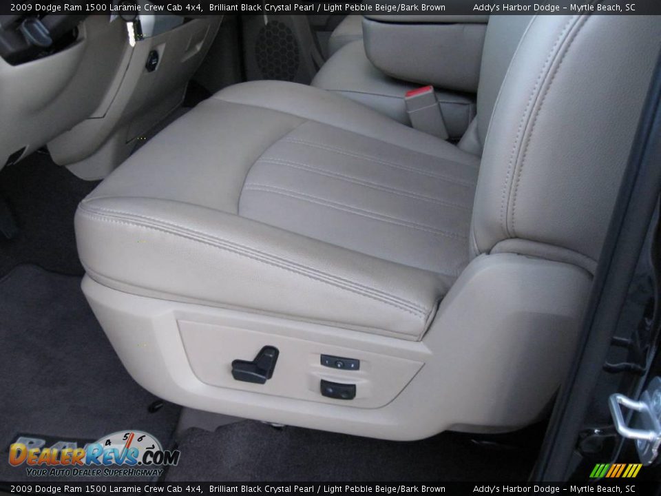 2009 Dodge Ram 1500 Laramie Crew Cab 4x4 Brilliant Black Crystal Pearl / Light Pebble Beige/Bark Brown Photo #14