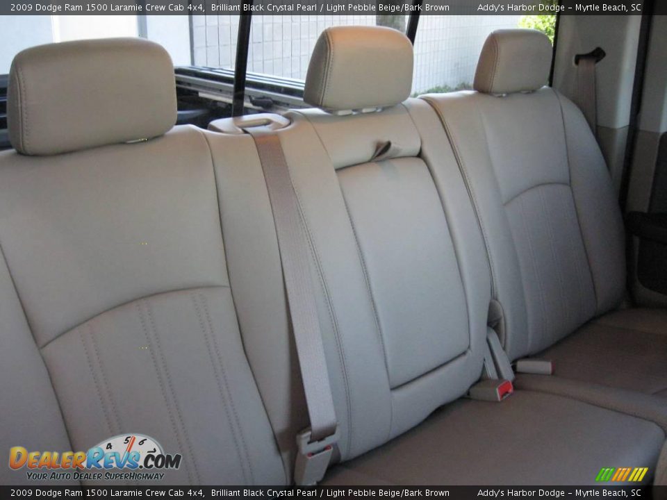 2009 Dodge Ram 1500 Laramie Crew Cab 4x4 Brilliant Black Crystal Pearl / Light Pebble Beige/Bark Brown Photo #17