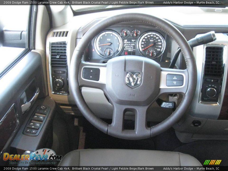 2009 Dodge Ram 1500 Laramie Crew Cab 4x4 Brilliant Black Crystal Pearl / Light Pebble Beige/Bark Brown Photo #18