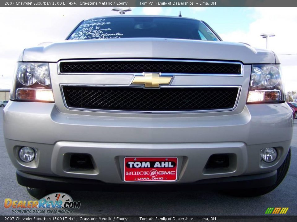 2007 Chevrolet Suburban 1500 LT 4x4 Graystone Metallic / Ebony Photo #3