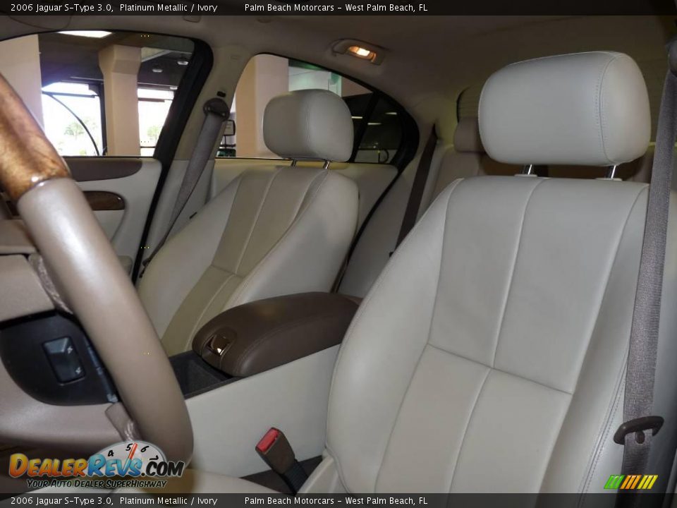 2006 Jaguar S-Type 3.0 Platinum Metallic / Ivory Photo #17